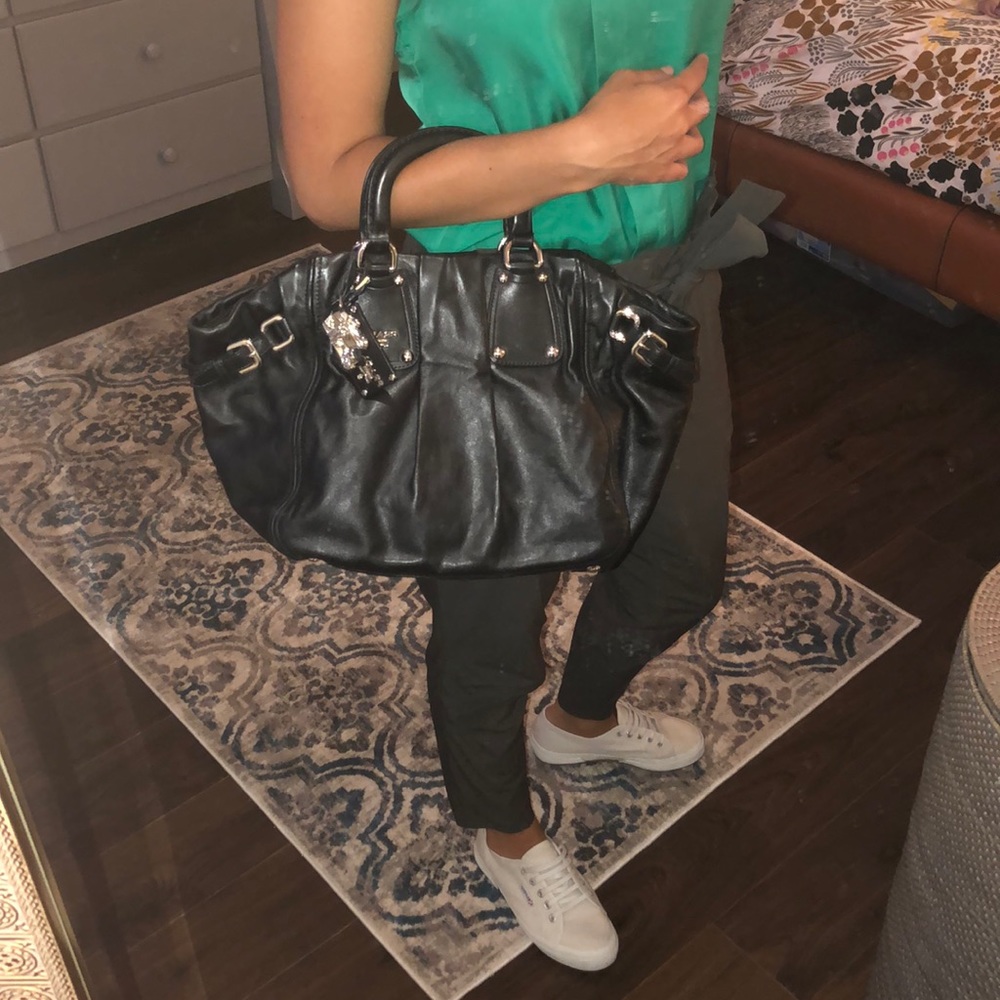 Prada 👜 - Picture 9 of 10